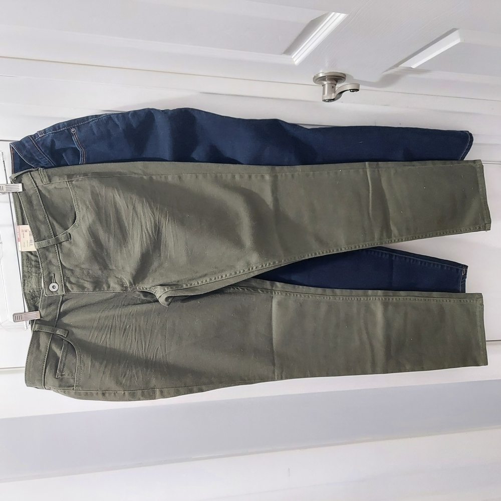 Two Pair Womens Jeans 1 NEW WITH TAGS kakhi Green And 1 Denim Both Size 15